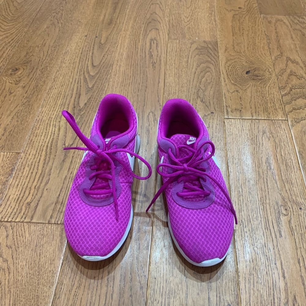 Purple Nike tennis shoes - Picture 3 of 6